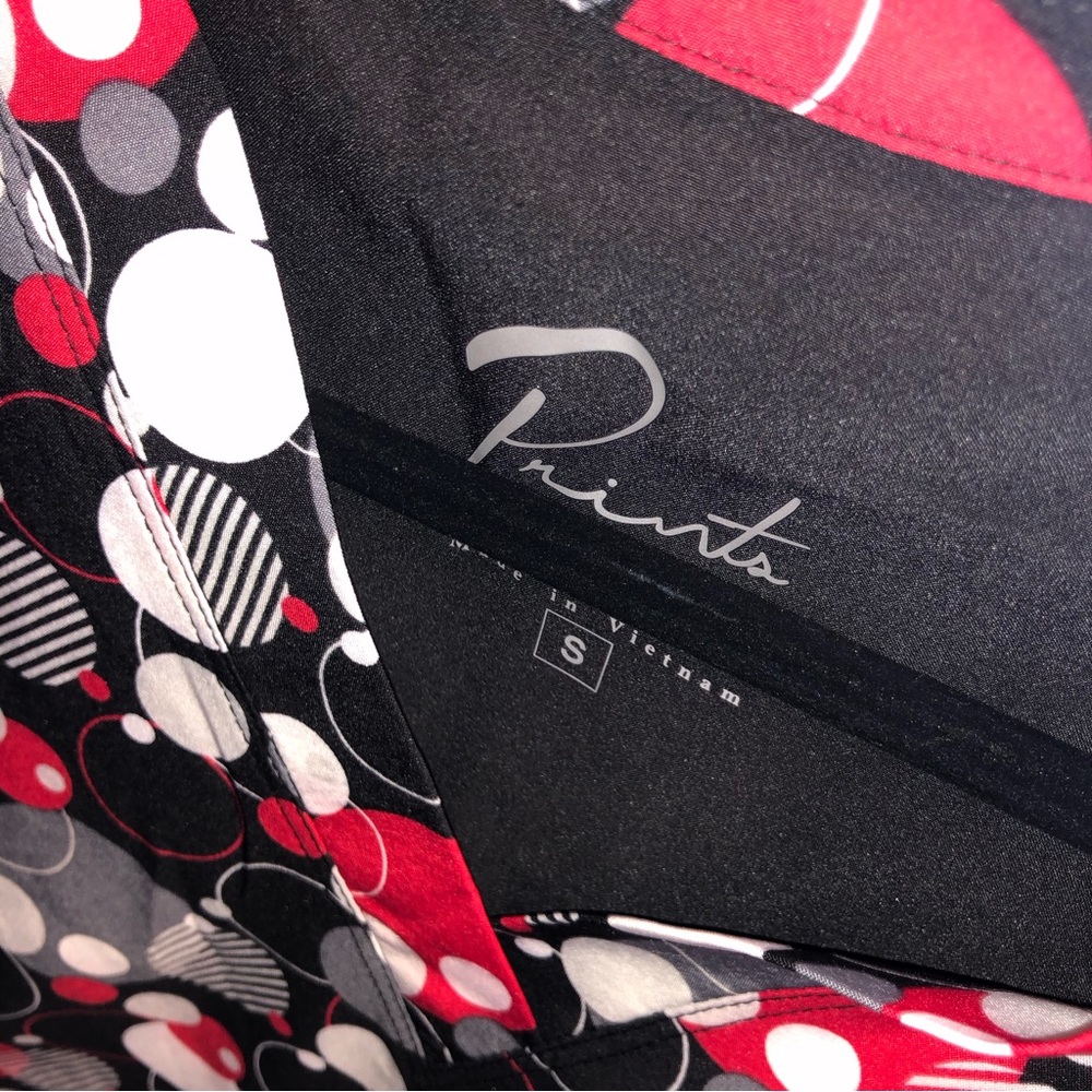 NWT Maevn Prints black and red Circle print short sleeve scrub top - Picture 6 of 10